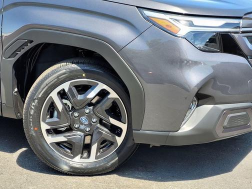 Magnetite Gray Metallic 2026 Subaru Forester Limited