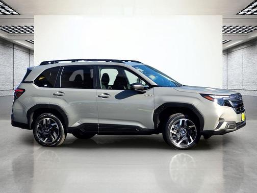 2025 Subaru Forester Hybrid Premium