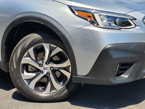 Ice Silver Metallic 2020 Subaru Outback Limited XT