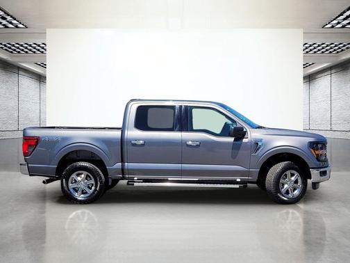 CARBONIZED GRAY METALLIC 2025 Ford F-150 XLT