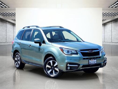 Jasmine Green Metallic 2018 Subaru Forester 2.5i Limited