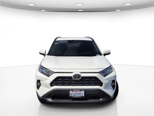 Super White 2020 Toyota RAV4 XLE