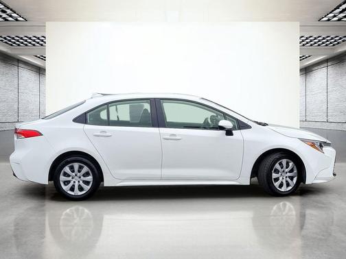 Ice Cap 2023 Toyota Corolla LE