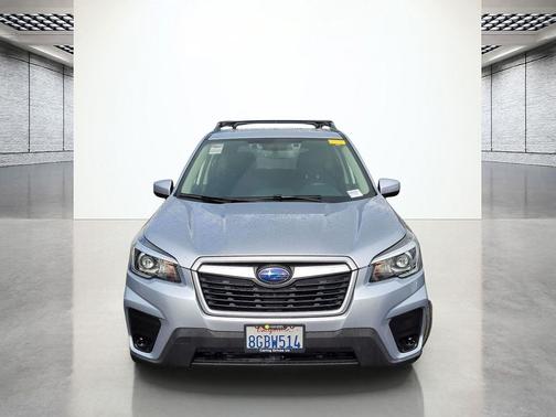 Ice Silver Metallic 2019 Subaru Forester Premium
