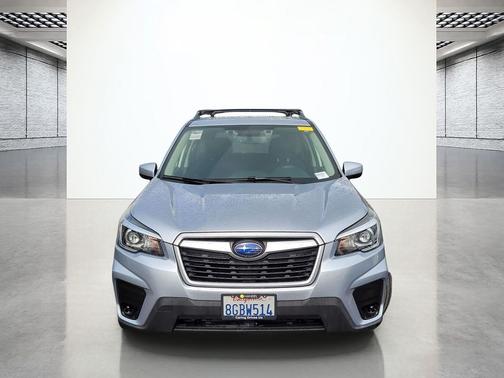 Ice Silver Metallic 2019 Subaru Forester Premium