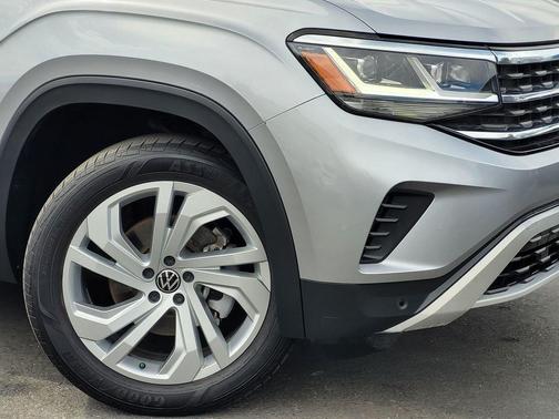 Pyrite Silver Metallic 2022 Volkswagen Atlas 3.6L SE w/Technology