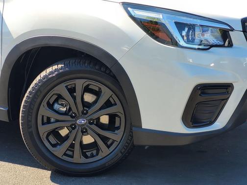 Crystal White Pearl 2020 Subaru Forester Sport