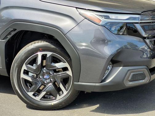 Magnetite Gray Metallic 2026 Subaru Forester Limited