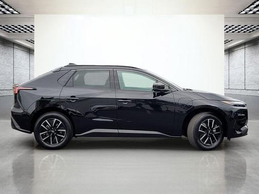 Astro Black Mica 2026 Subaru Solterra Premium