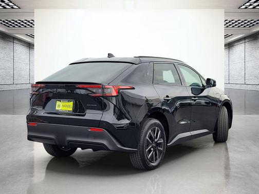 Astro Black Mica 2026 Subaru Solterra Premium