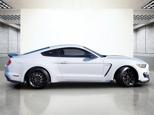2018 Ford Shelby GT350 Base