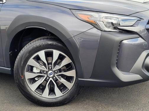 2025 Subaru Outback Touring