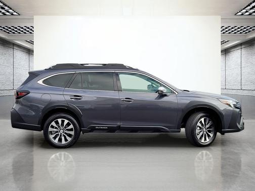 2025 Subaru Outback Touring