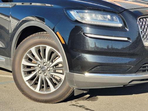 INFINITE BLACK MET CC 2023 Lincoln Nautilus Reserve