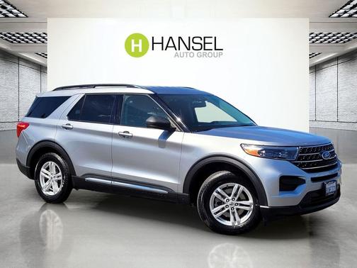 Iconic Silver Metallic 2021 Ford Explorer XLT