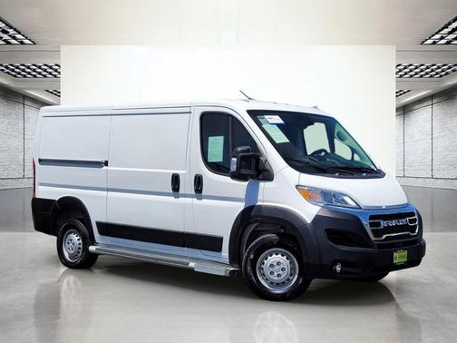 Bright White Clearcoat 2025 RAM ProMaster 2500 Tradesman