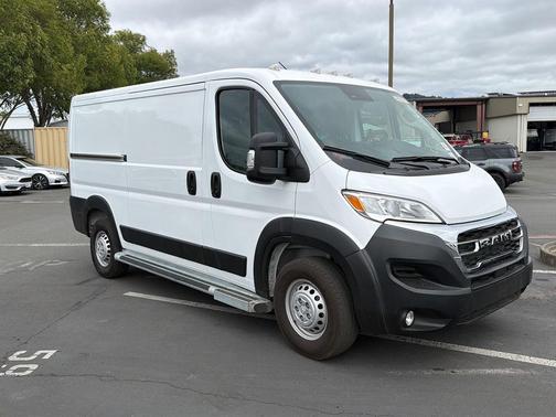 Bright White Clearcoat 2025 RAM ProMaster 2500 Tradesman