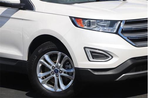 White Platinum Metallic Tri-Coat 2018 Ford Edge SEL