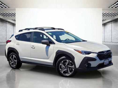 Crystal White Pearl 2025 Subaru Crosstrek Premium