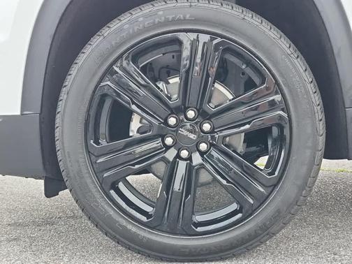 Summit White 2026 GMC Acadia Elevation FWD