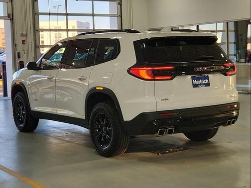 2024 GMC Acadia AWD AT4