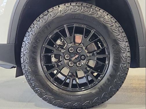 2024 GMC Acadia AWD AT4