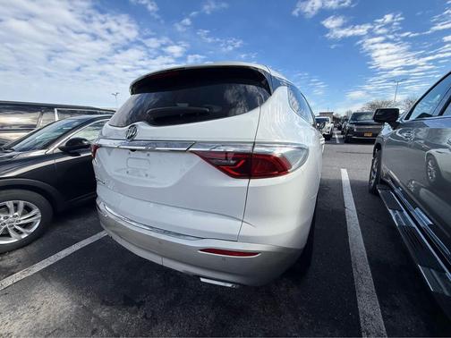 2023 Buick Enclave Essence AWD