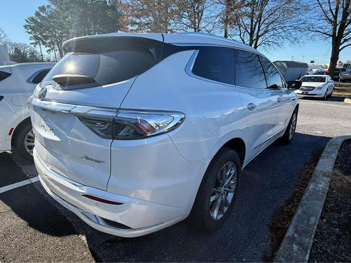 2022 Buick Enclave FWD Avenir