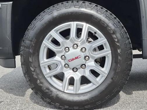 Onyx Black 2024 GMC Sierra 2500 SLE