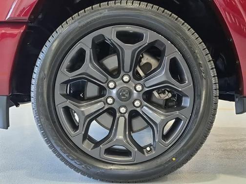 Delmonico Red Pearlcoat 2023 RAM 1500 Limited