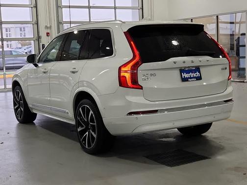2023 Volvo XC90 B6 Plus 7-Seater