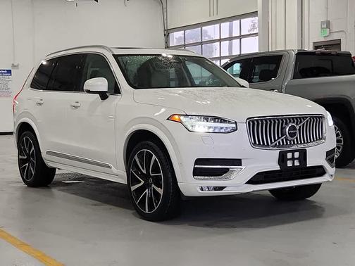 2023 Volvo XC90 B6 Plus 7-Seater