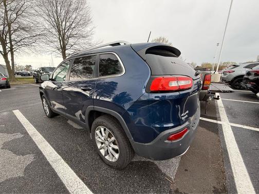 Patriot Blue Pearlcoat 2018 Jeep Cherokee Limited
