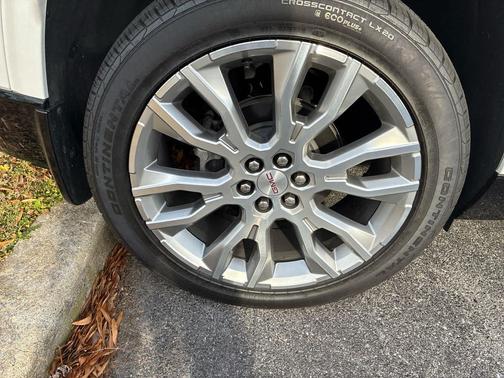 2025 GMC Acadia Denali