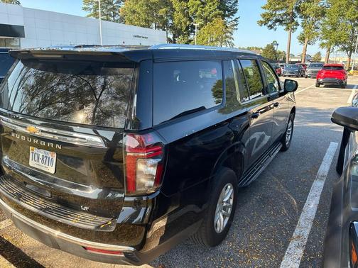 2024 Chevrolet Suburban LT