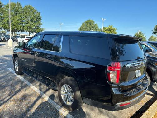2024 Chevrolet Suburban LT