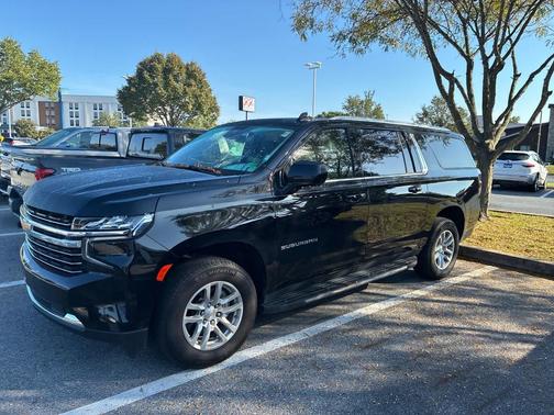 2024 Chevrolet Suburban LT