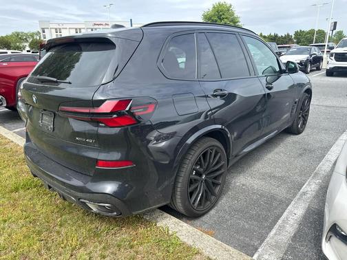Black Sapphire Metallic 2025 BMW X5 xDrive40i