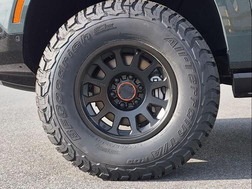 Midnight Pine 2026 GMC Yukon 4WD AT4