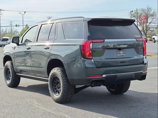 Midnight Pine 2026 GMC Yukon 4WD AT4