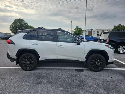 2025 Toyota RAV4 Hybrid SE