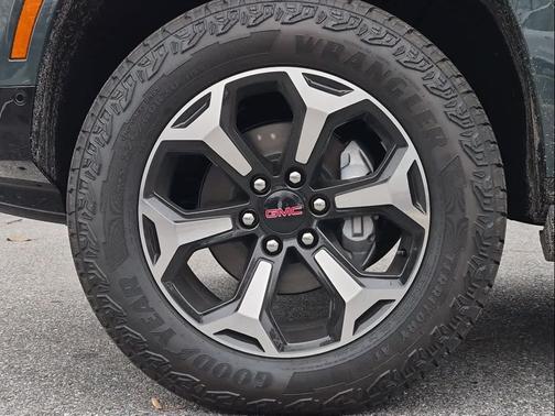 2026 GMC Yukon XL 4WD AT4