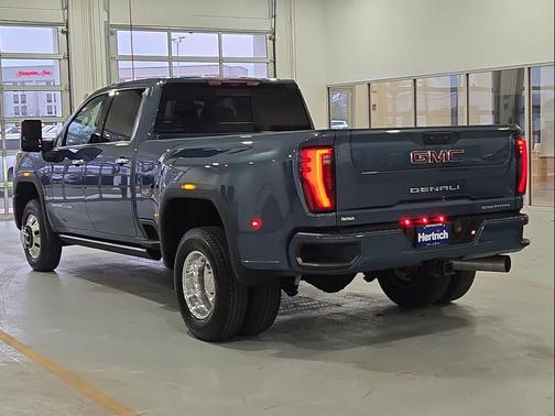 2025 GMC Sierra 3500 Denali