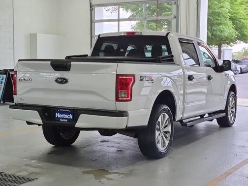 Oxford White 2017 Ford F-150 XL