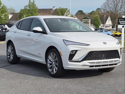 White Frost Tricoat 2026 Buick Envista Avenir FWD
