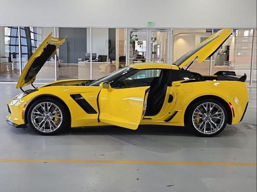 Corvette Racing Yellow Tintcoat 2016 Chevrolet Corvette Z06