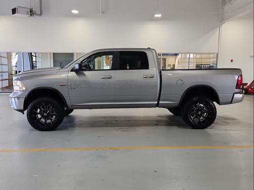 2019 RAM 1500 SLT