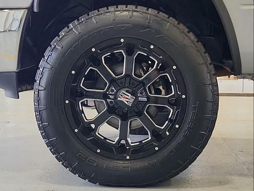 2019 RAM 1500 SLT