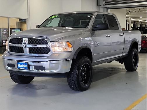 2019 RAM 1500 SLT