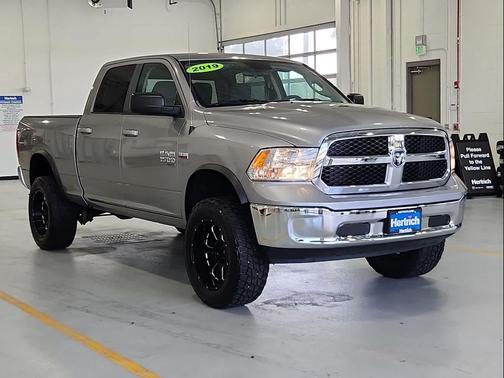 2019 RAM 1500 SLT